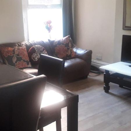 סלפורד Bright Home Guest House מראה חיצוני תמונה