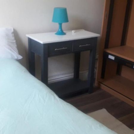 סלפורד Bright Home Guest House מראה חיצוני תמונה