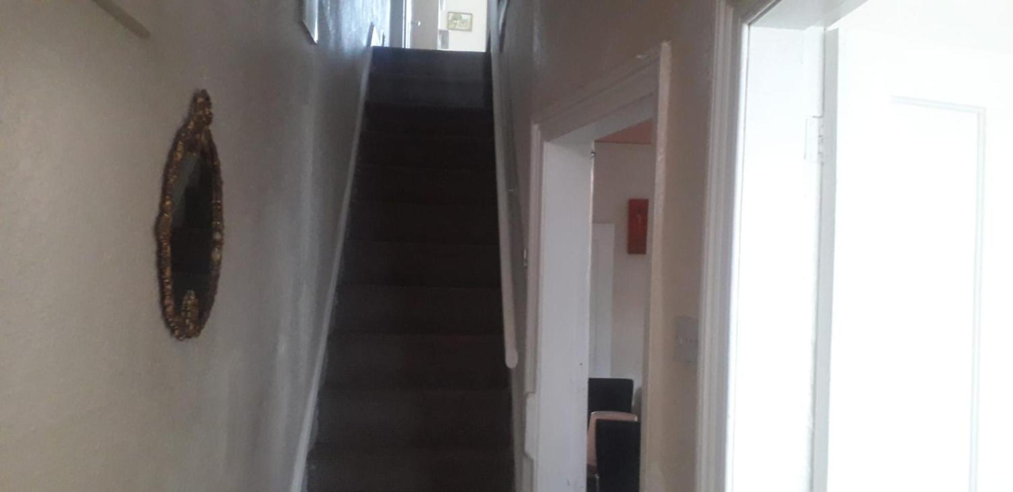 סלפורד Bright Home Guest House מראה חיצוני תמונה