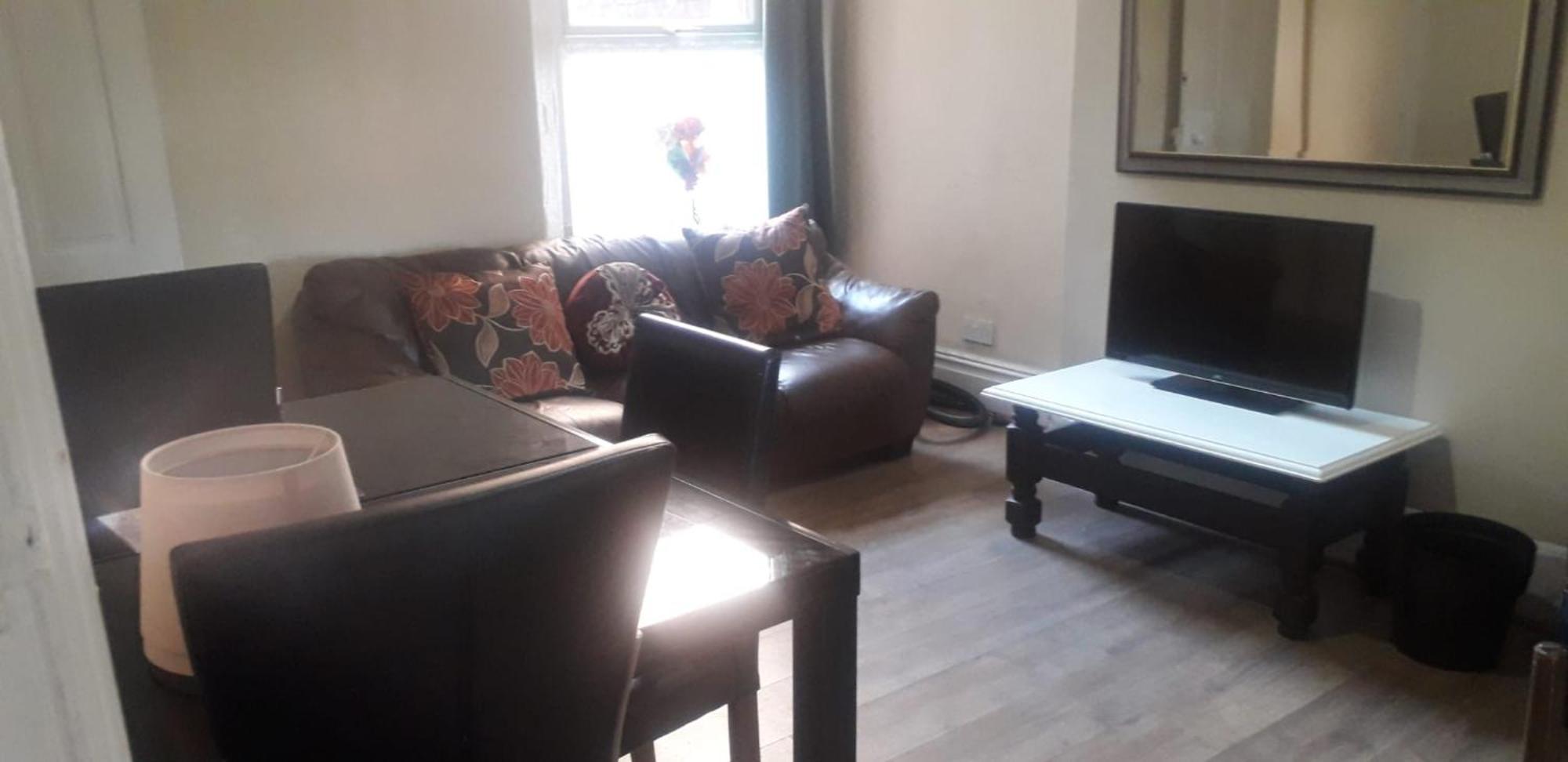 סלפורד Bright Home Guest House מראה חיצוני תמונה