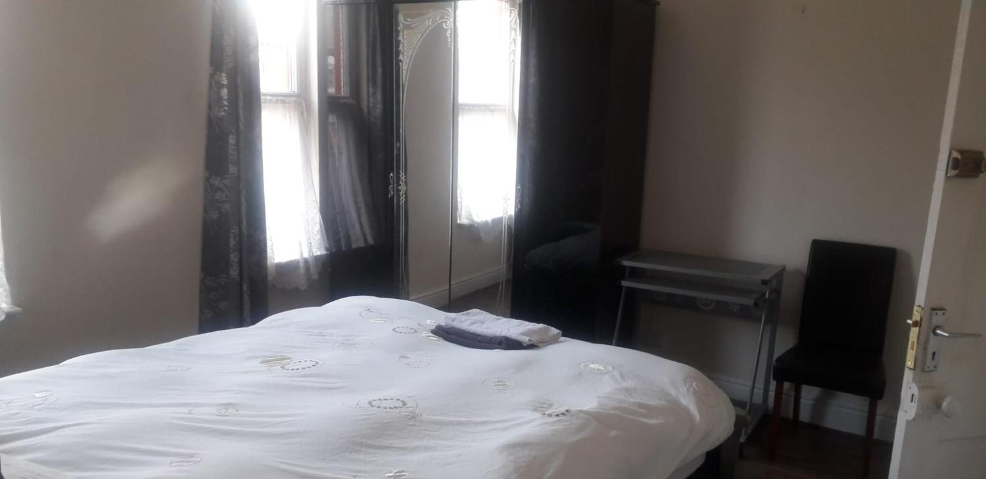 סלפורד Bright Home Guest House מראה חיצוני תמונה