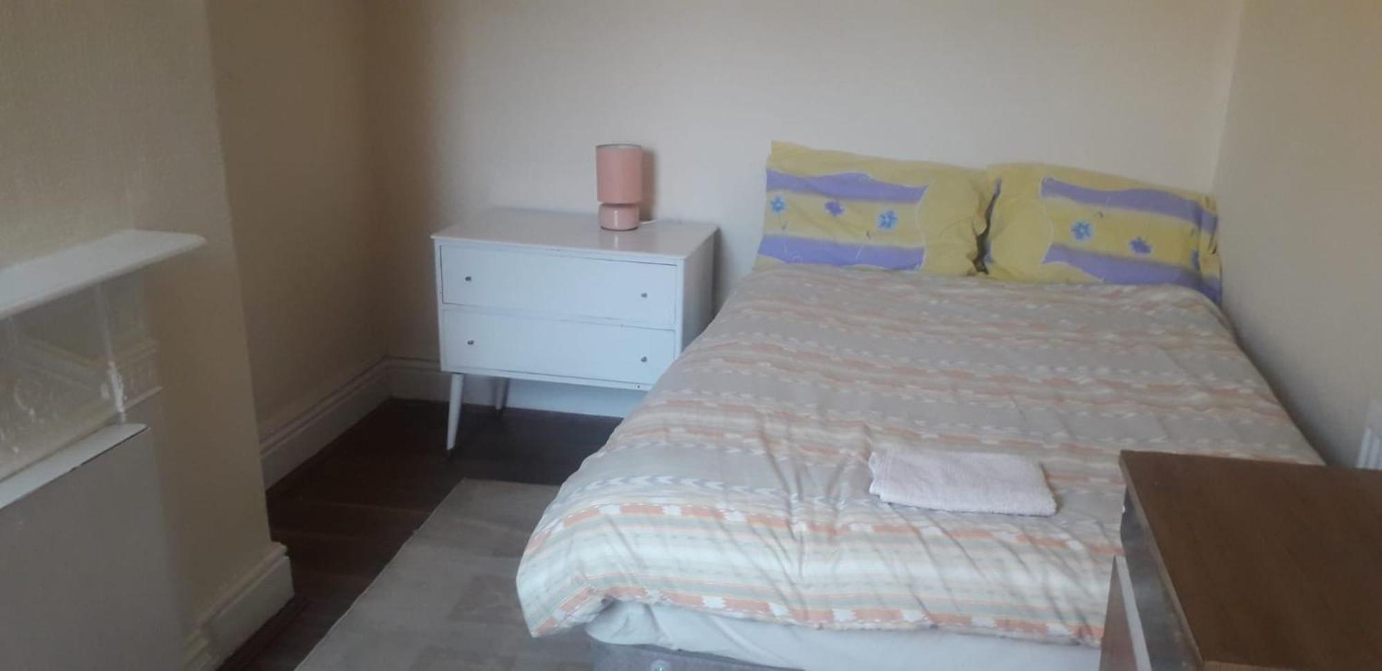 סלפורד Bright Home Guest House מראה חיצוני תמונה